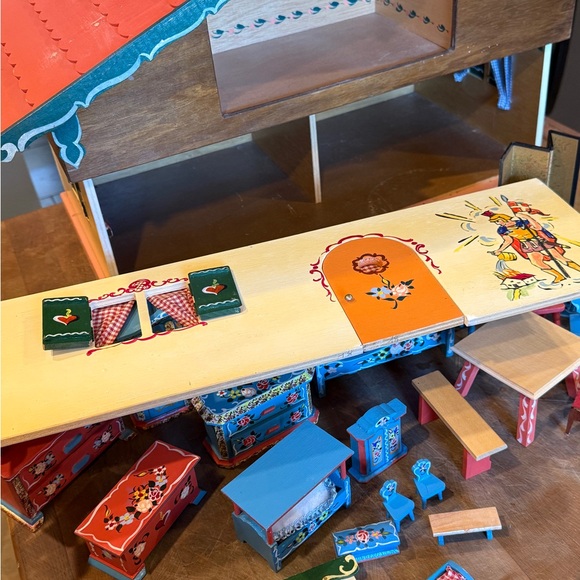 RARE Vintage Dora Kuhn Wooden Dollhouse & Hand Painted Furniture West Germany - Picture 7 of 16